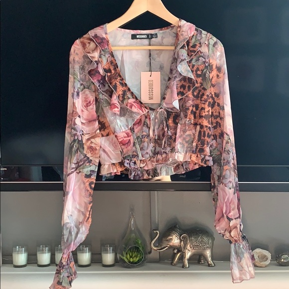 PINK FLORAL LEOPARD MILKMAID CROP TOP - Picture 2 of 5